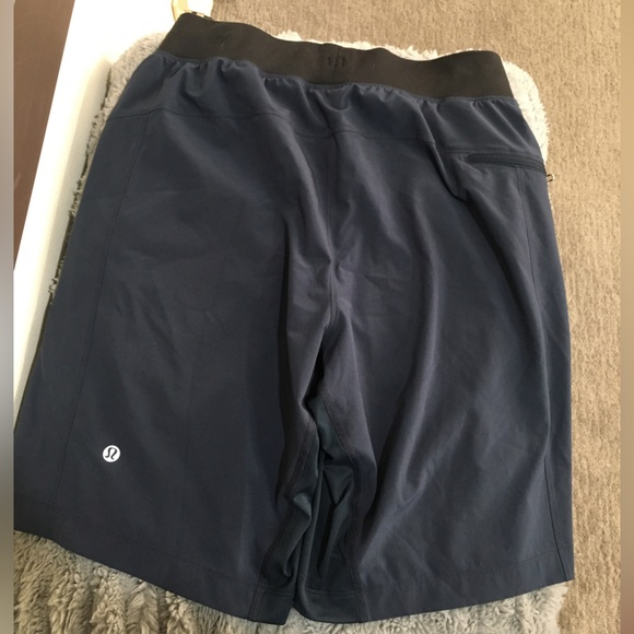 LULULEMON Athletica Mens T.H.E. Short Linerless 9” Navy Blue & Black. Size Small - Picture 3 of 16
